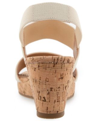 Women's Jakura Flat Sandal.