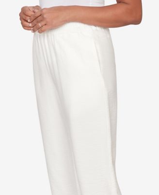 Women's Crowd Pleaser Floral Embroidered Relaxed Capri Pants