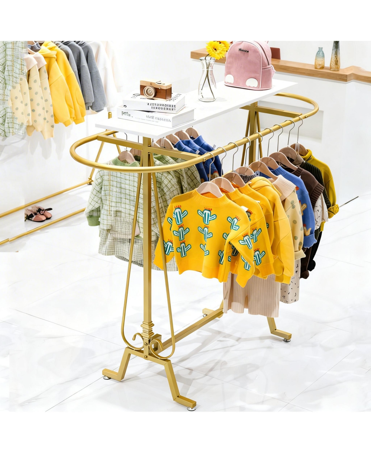 Yigii Commercial Standing Iron Clothes Hanger with Shelf