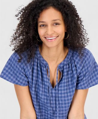 Women's Seersucker Split-Neck Flutter Sleeve Top