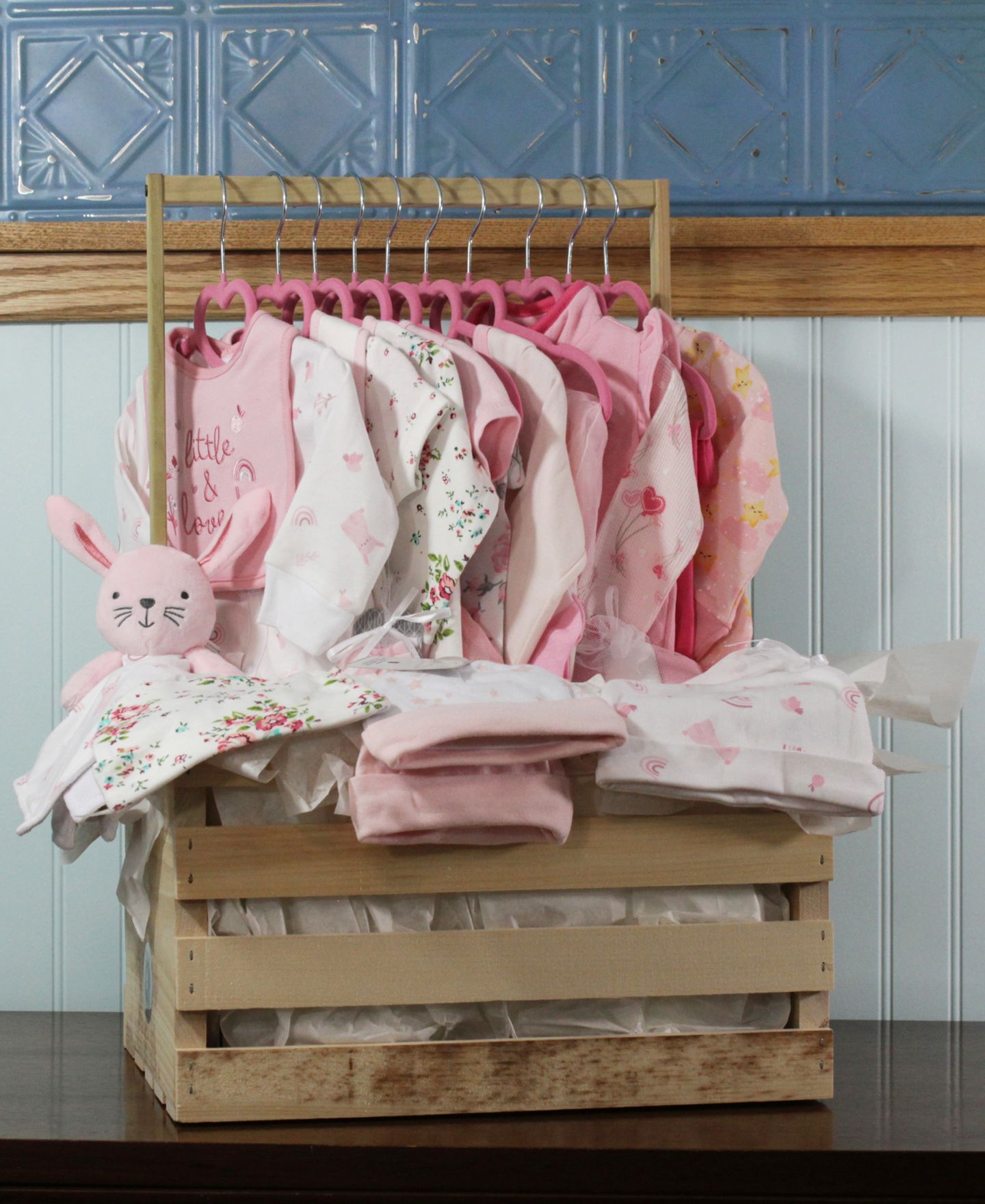 Комплекты 3 Stories Trading First Year Baby Shower Gift Crate, 36-Piece Set для девочек-малышей, цвет: Розовый — фото 3