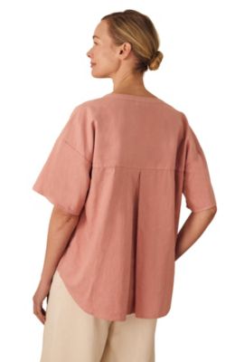 Women's Short Sleeve V-Neck Dipped Hem Blouse