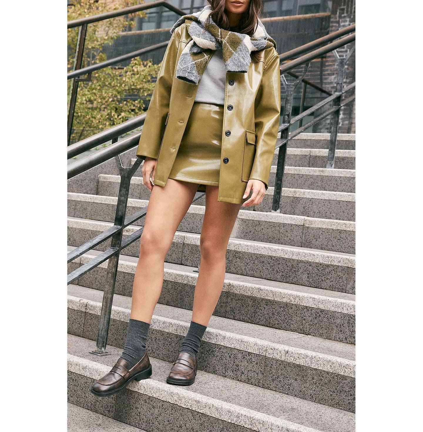 Женская куртка Nasty Gal Vinyl High Clean Longline, цвет: Оливковый — фото 6