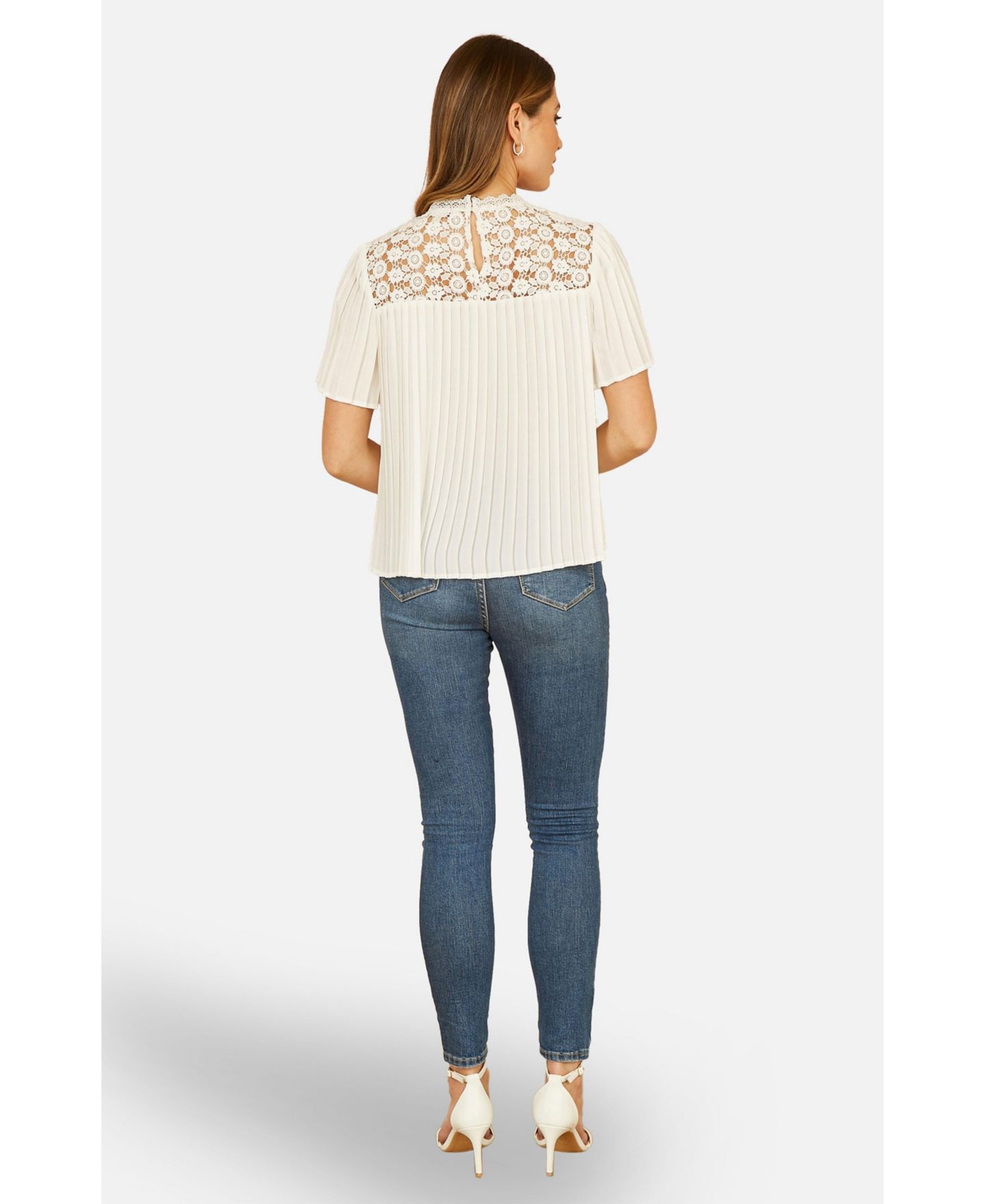 Женский топ Yumi Lace Panel Pleated Short Sleeve, цвет: Белый — фото 3