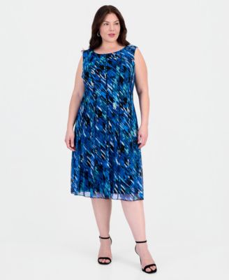 Plus Size Round-Neck Sleeveless Dress