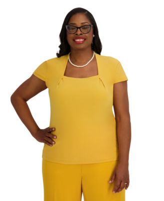 Women's Square Neck Short-Sleeve Top