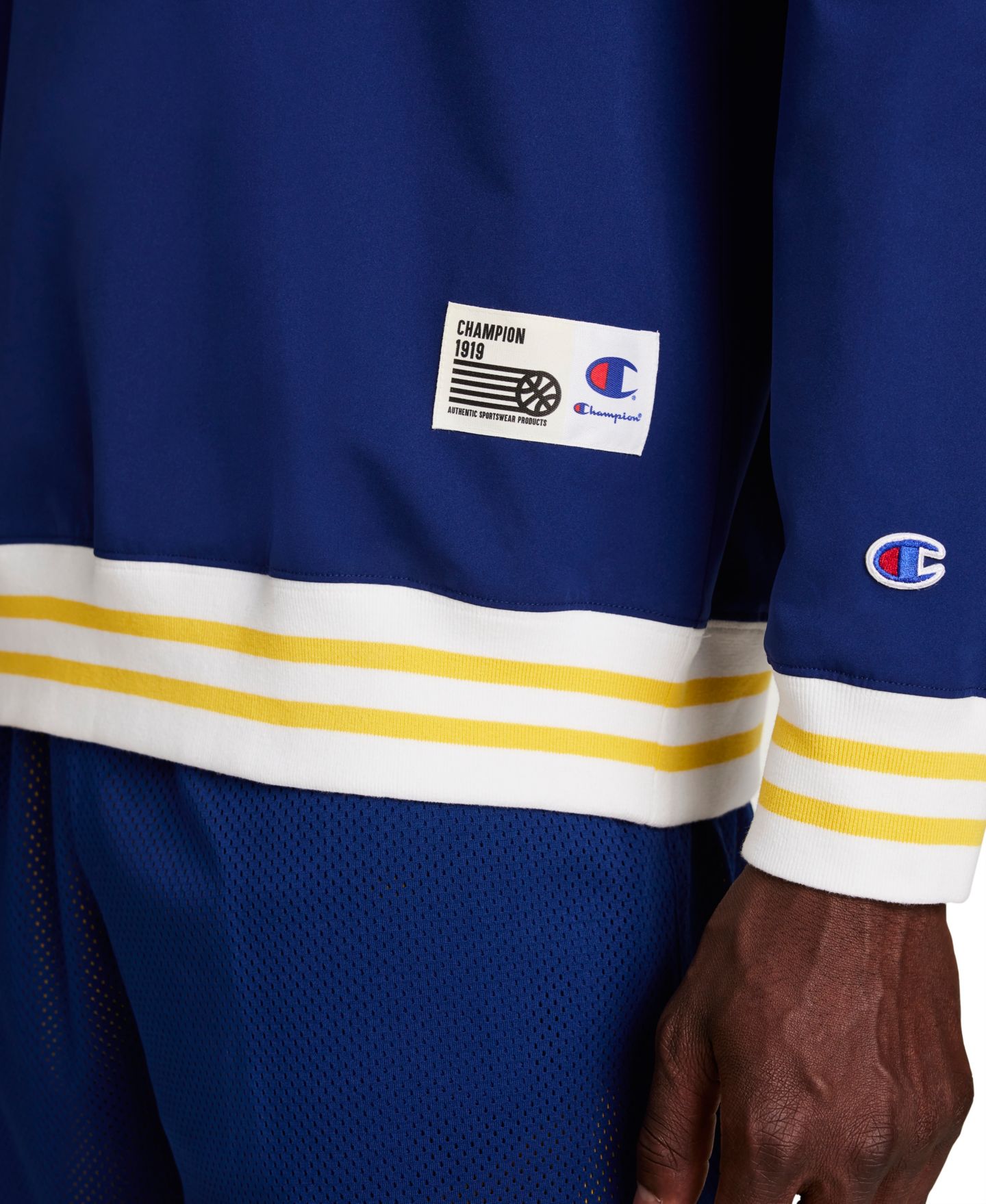 Мужские толстовки Champion Script V-Neck Pull-On, цвет: Тёмно-синий — фото 3