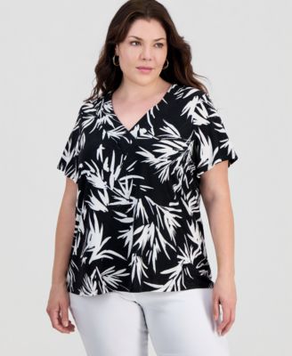 Plus Printed Short Sleeve V-Neck Jacquard Top