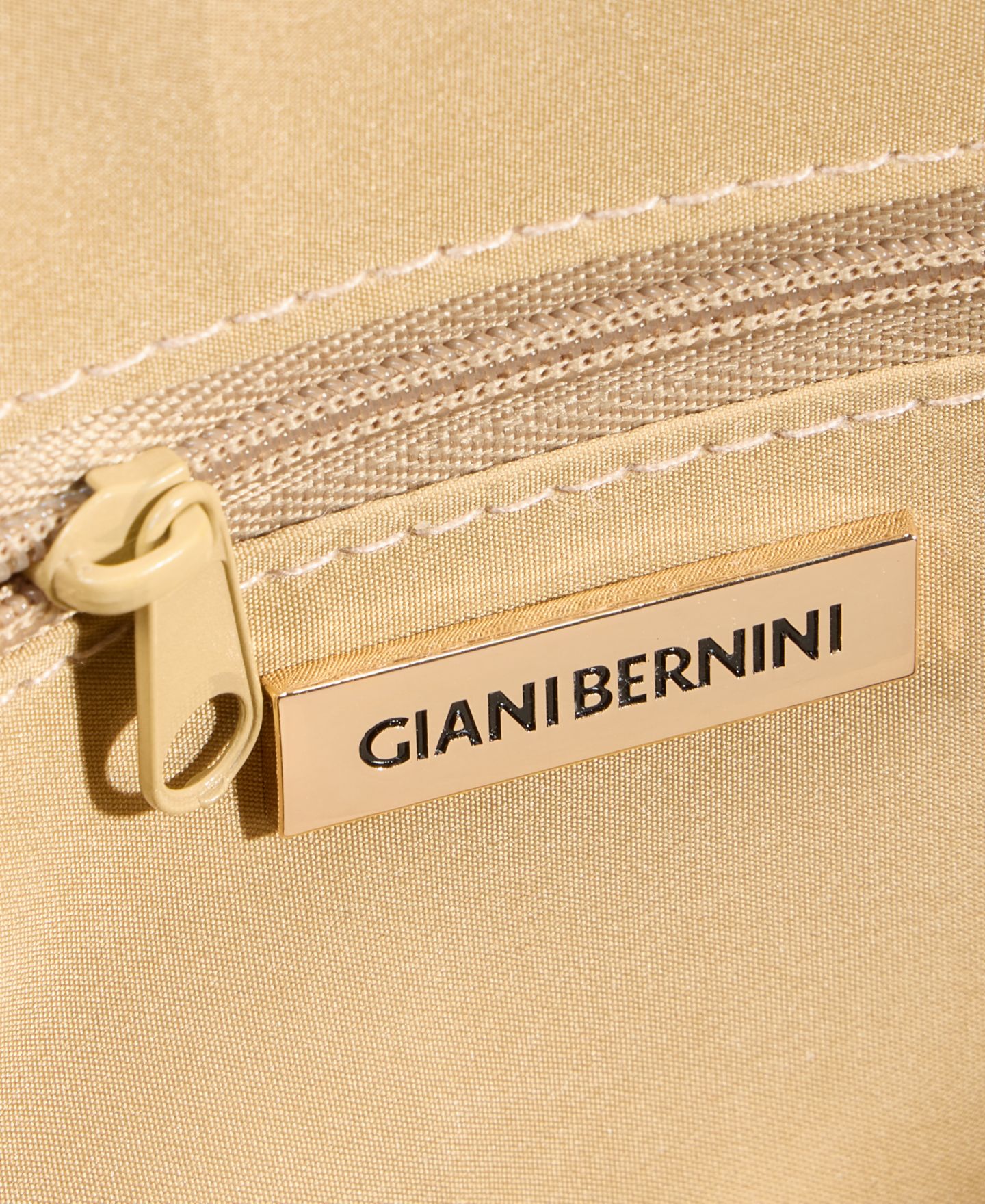Женская сумка Giani Bernini Belted Monogram Straw Dome Satchel, цвет: Натуральный / Белый — фото 7