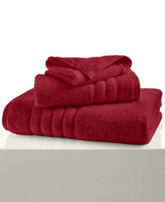 maroon bath towels