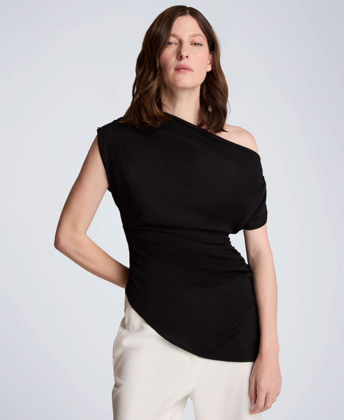 Женский топ Kenneth Cole Asymmetrical Drape Short-Sleeve, цвет: Чёрный — фото 1