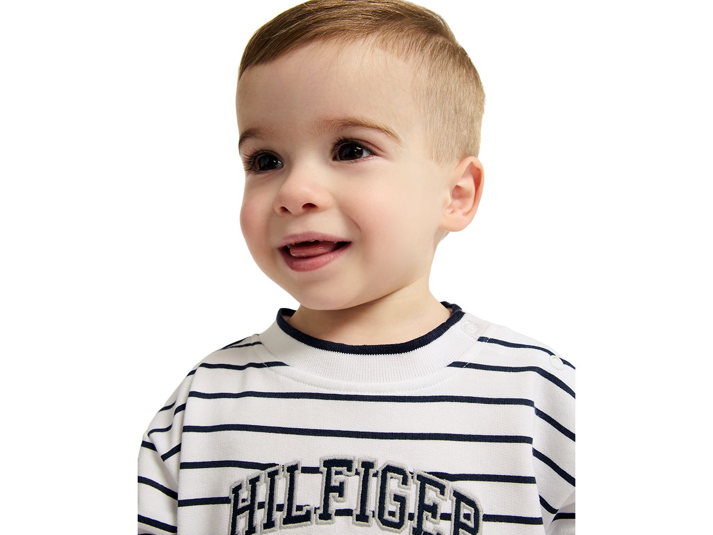 Комплект для мальчика Tommy Hilfiger: полосатая футболка из футера и шорты, 2 предмета, цвет: Белый — фото 3