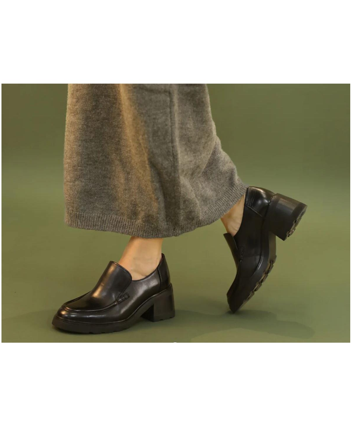 Eos Footwear Women's Fin Loafer