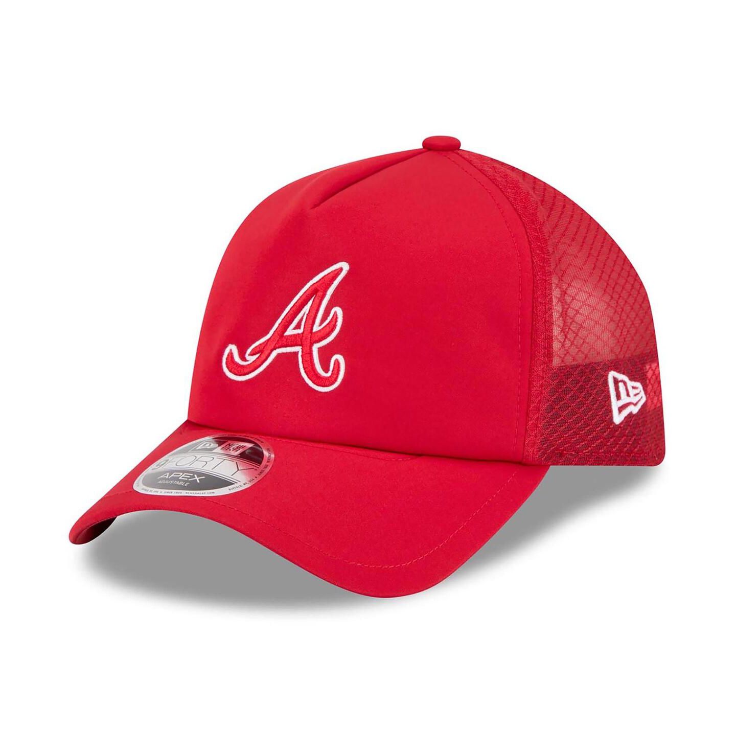 Мужская кепка New Era Red Atlanta Braves 2026 Batting Practice Apex 9FORTY Adjustable Trucker Hat — фото 1