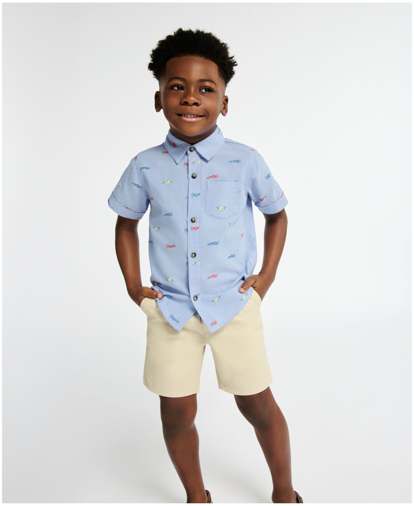 Комплект Kids Headquarters Short-Sleeve Racecar Print Oxford Shirt & Shorts, 2-Piece Set для мальчиков-малышей, цвет: Светлый синий / Бежевый — фото 1