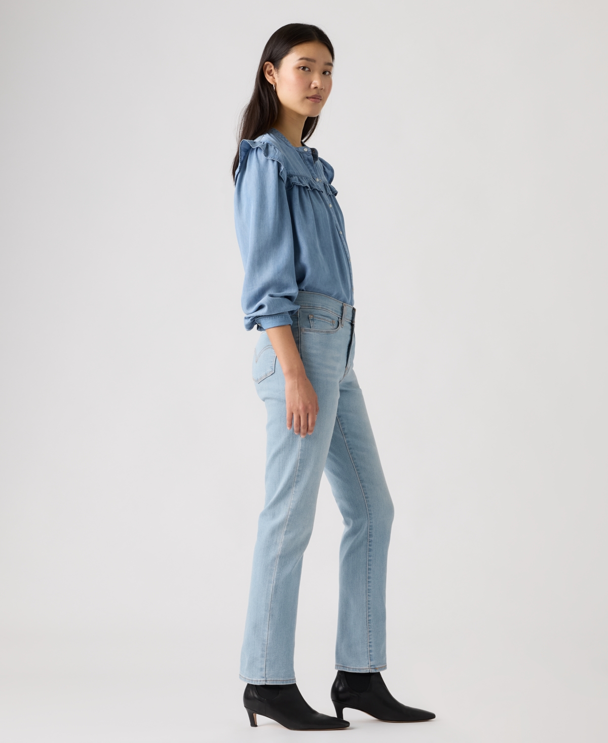 Levi's Women's Classic Mid-Rise Straight-Leg Jeans