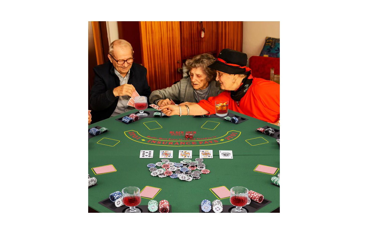 Детские игрушки HONGGE 48 Inch 8-Player Foldable Poker Table Top with Carrying Bag and Cup Holders, цвет: Зелёный — фото 6