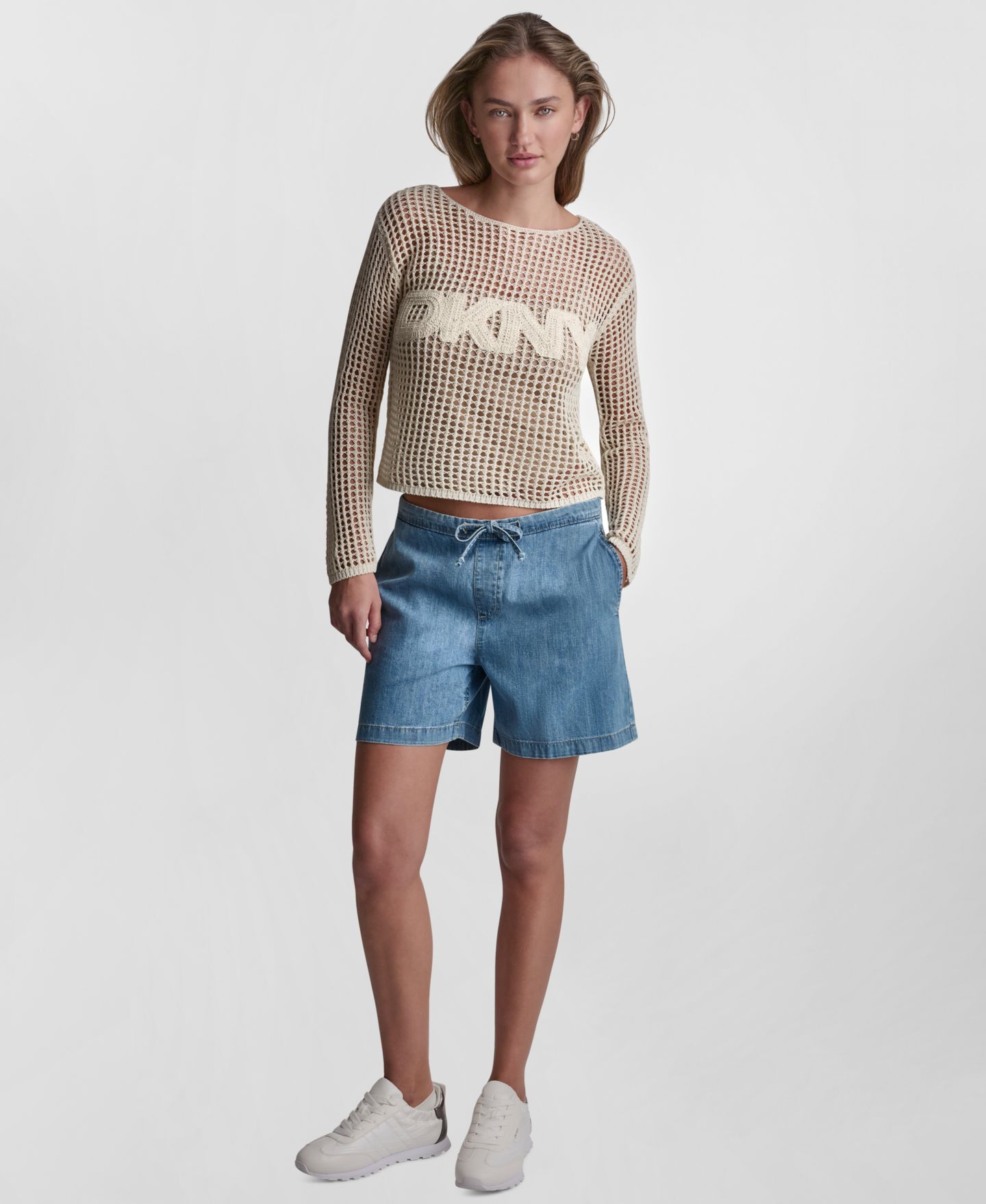 Женский свитер DKNY Jeans Petite Long-Sleeve Pointelle Crochet Open-Stitch Boat Neck Logo, цвет: Сливочный — фото 2