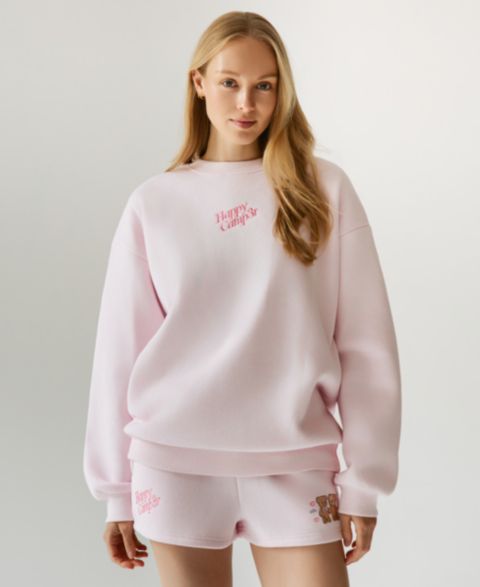 Женская толстовка The Happy Camp3r Juniors' Travel Together Embroidered Crewneck, цвет: Розовый