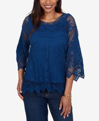 Petite Scalloped Medallion Crochet Lined Lace Top