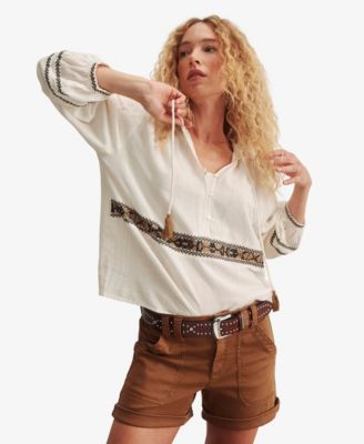 Women's Wander On Cuffed Hem Shorts