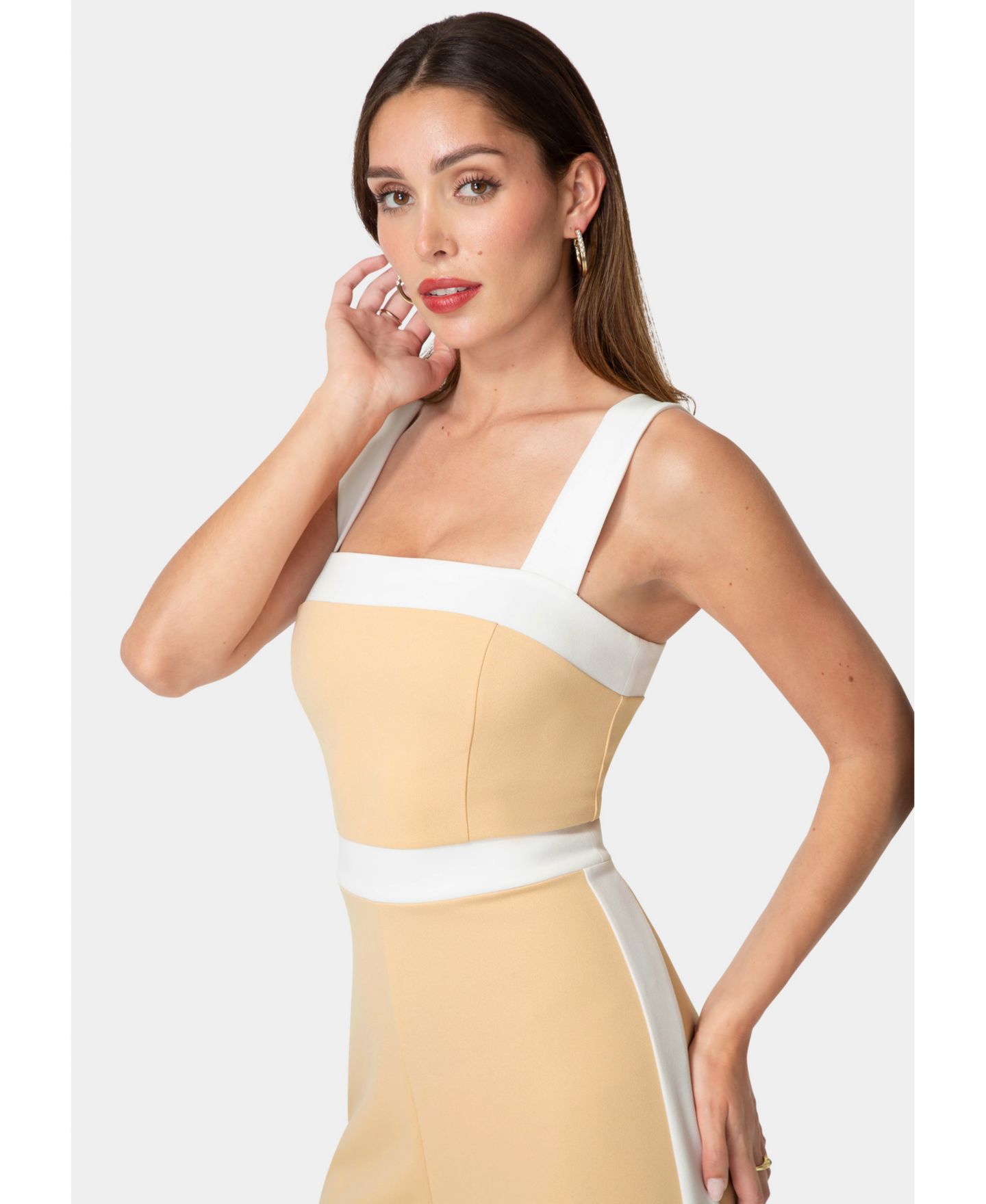 Женский комбинезон Bebe Colorblock Square Neck Jumpsuit, цвет: Телесный белый — фото 3