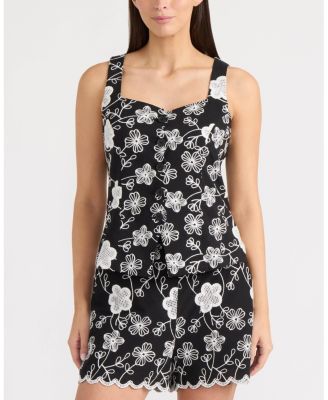 Women's Embroidered Scallop Vest