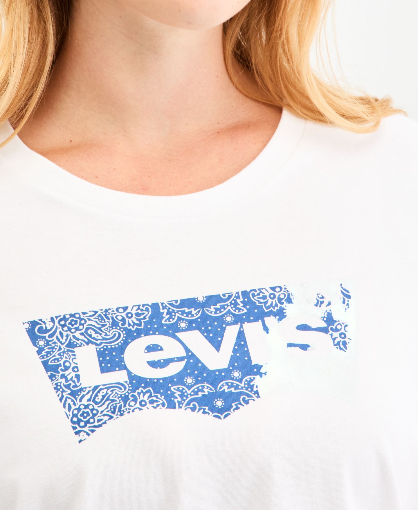 Женская футболка Levi's Trendy Plus Size Perfect Logo Cotton, цвет: Яркий белый, вариант 1 — фото 2