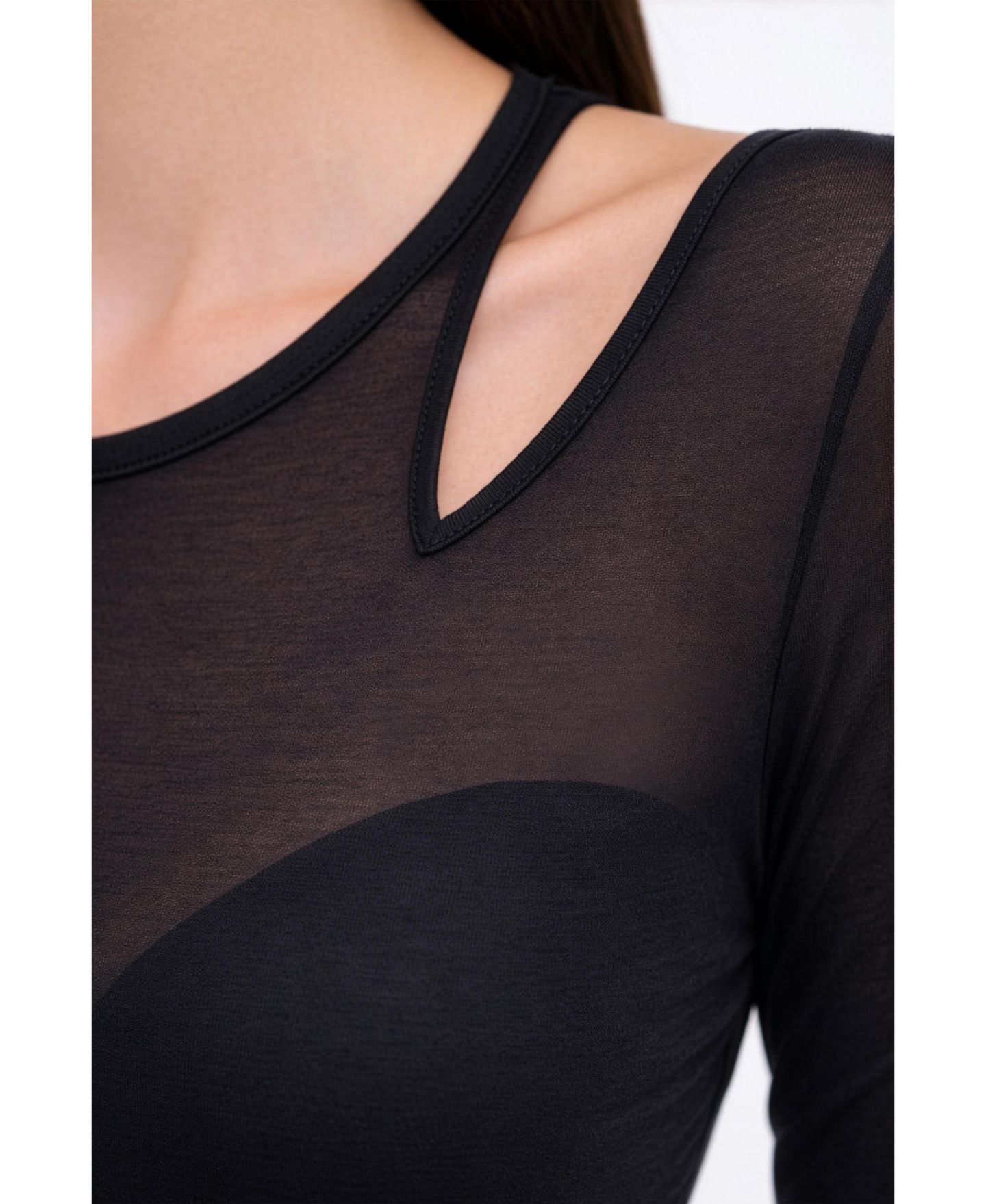 Женский топ Marcella Taia Fitted Sheer Jersey Elbow-Sleeve Shoulder-Cutout, цвет: Чёрный — фото 5