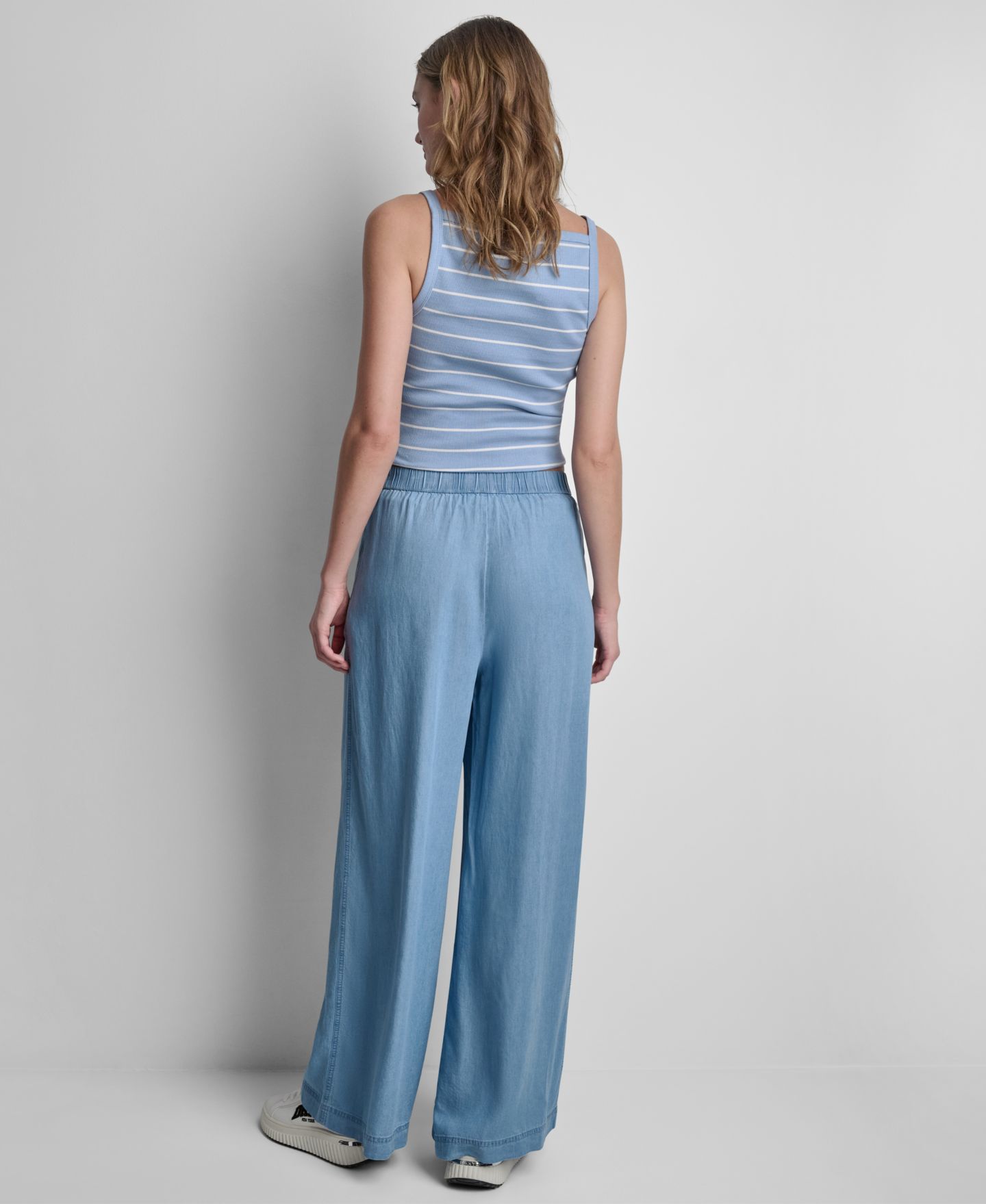 Женские брюки DKNY Jeans High-Rise Wide-Leg Pull-On, цвет: Шамбре — фото 6