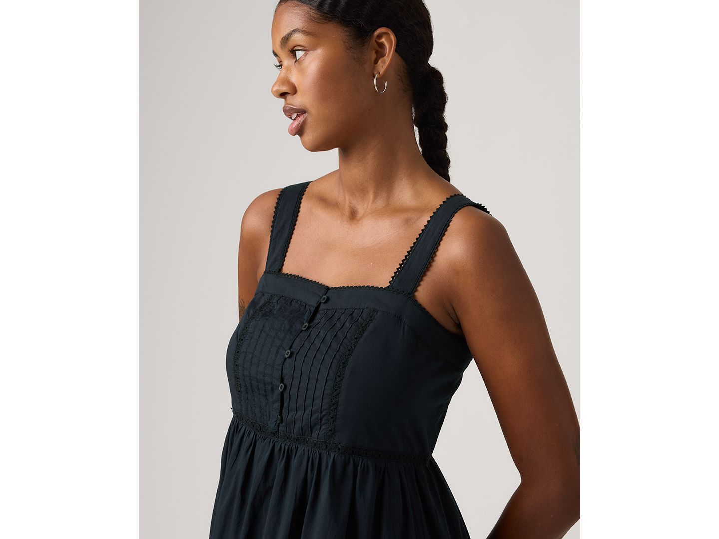 Женское платье Levi's Premium Mimi Square Neck Tiered Midi, цвет: Антрацитовый ночной — фото 3
