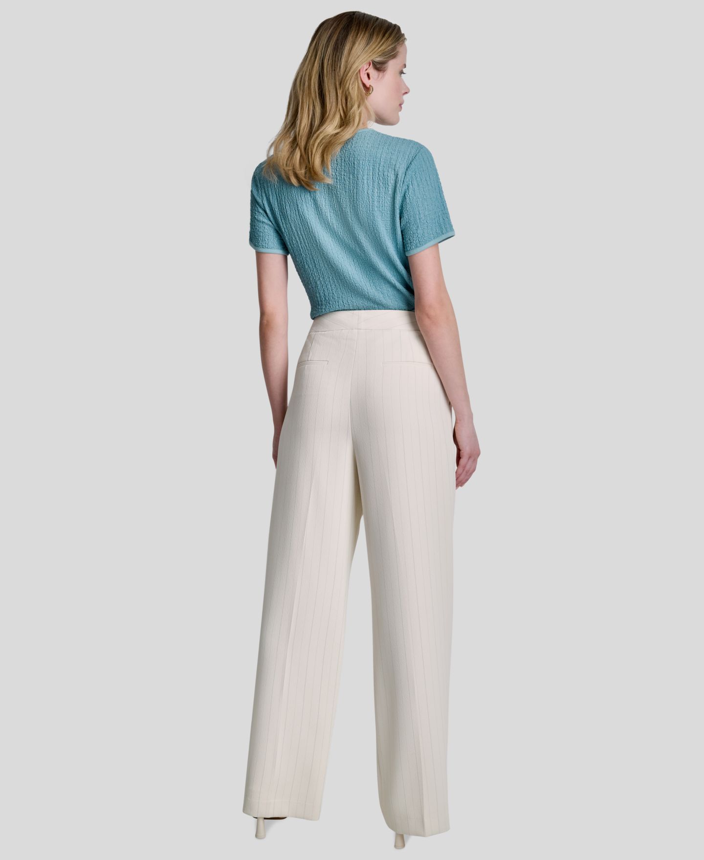 Женские брюки DKNY Straight-Fit Pinstripe Trouser, цвет: Кокосовый / Синий полосатый — фото 6