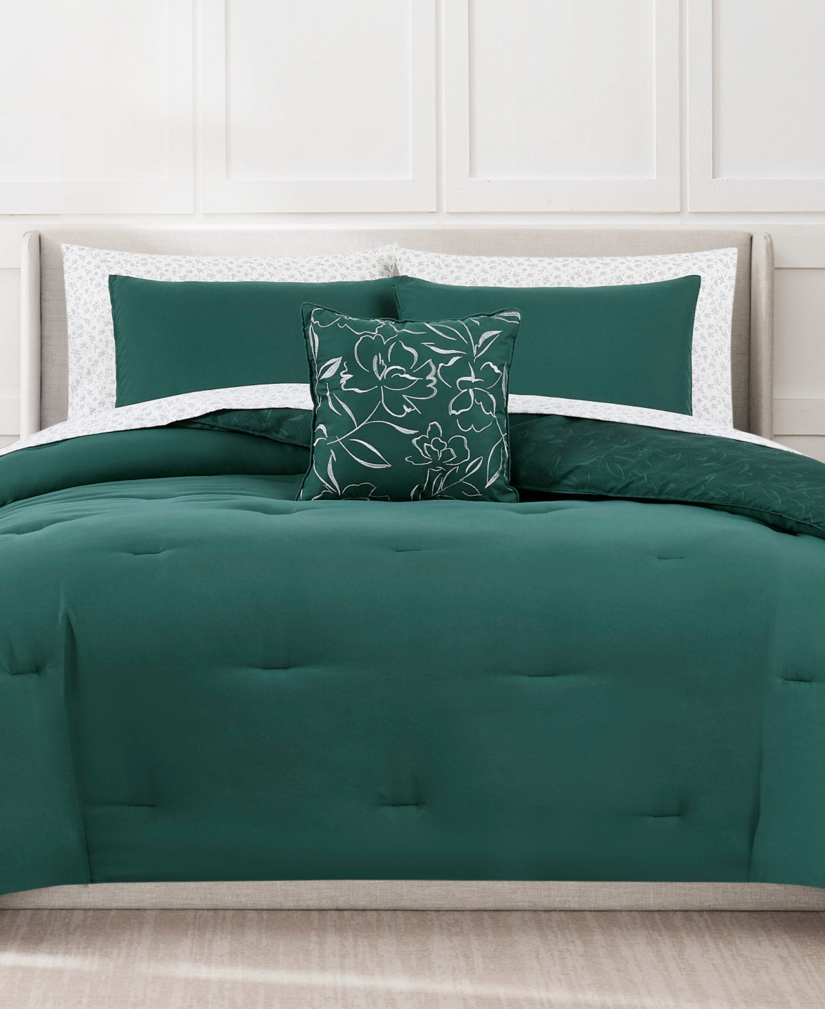 Nine West Abstract Bed in a Bag 8-Pc. Comforter Set