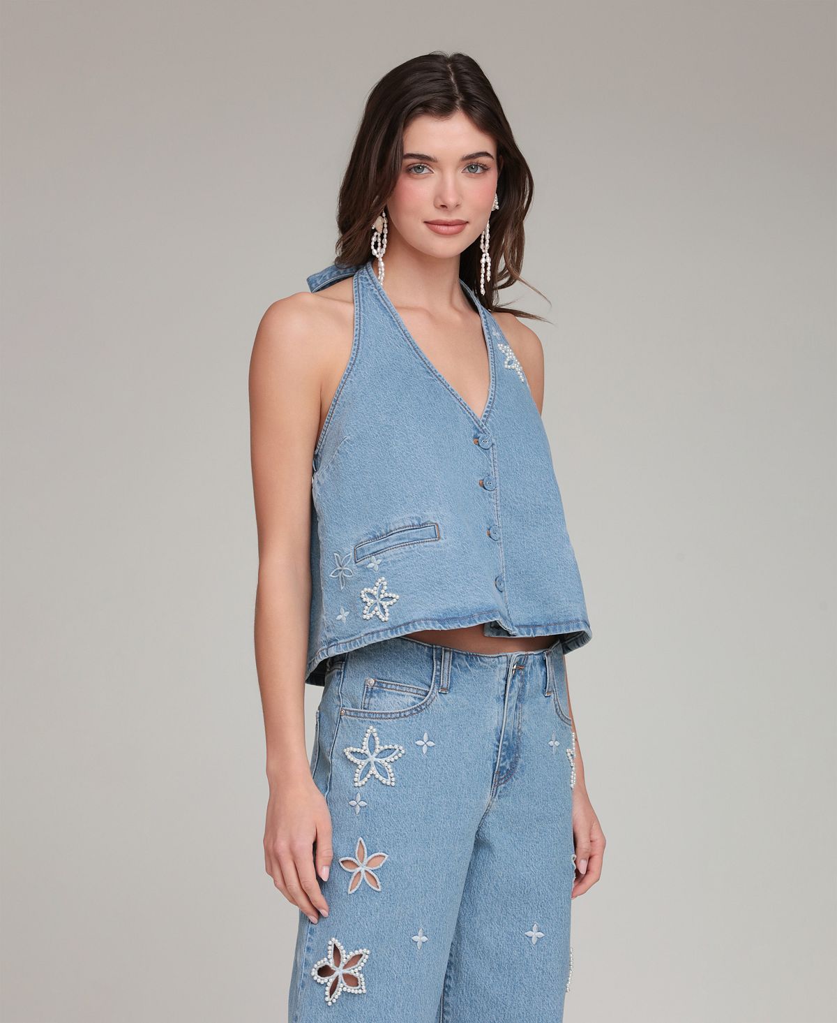 Avec Les Filles Women's Mid-Rise Floral Cutout Jeans view 6 — MAYCSS fashion products