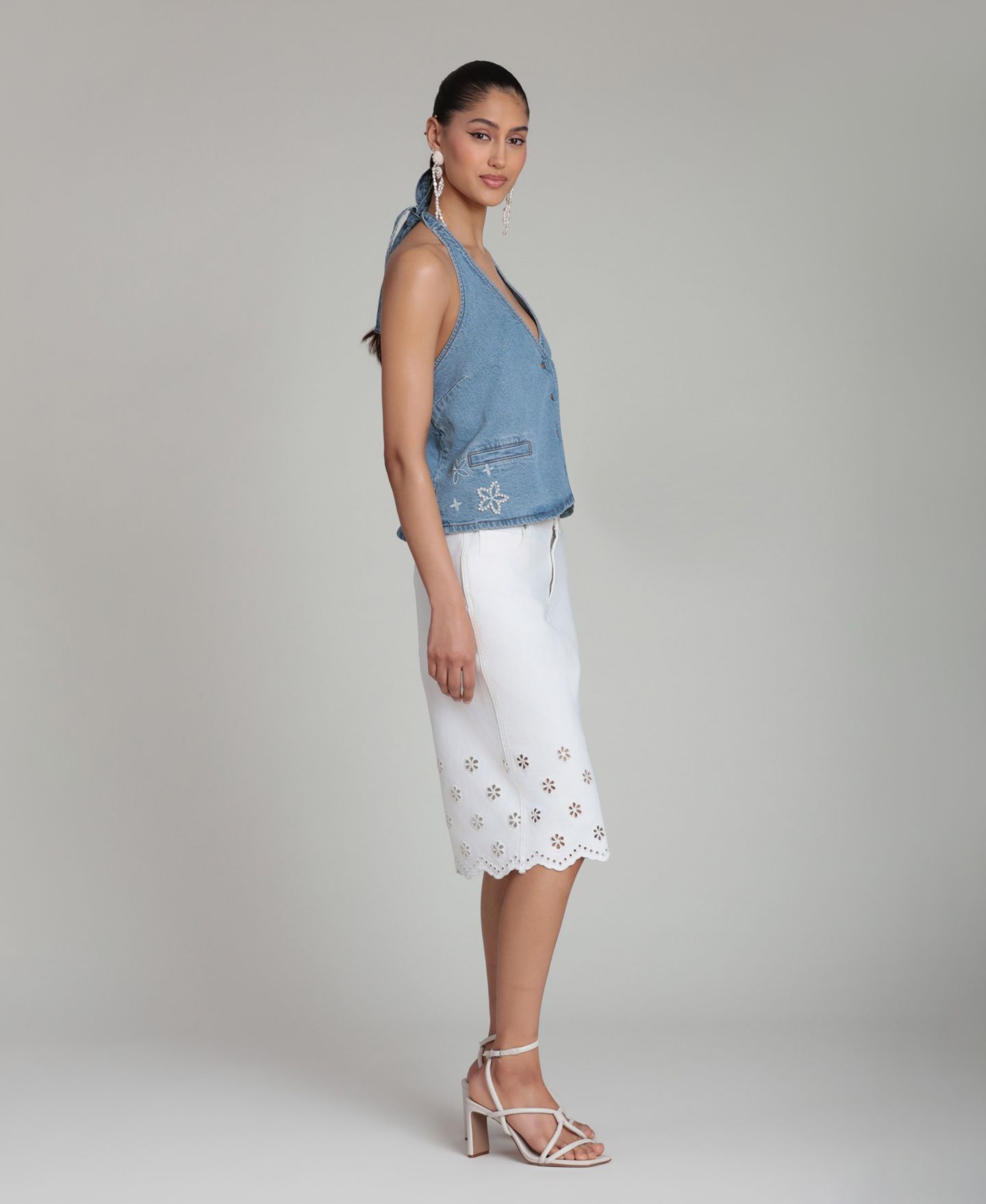 Женские шорты Avec Les Filles Mid-Rise Floral Cutout Detail, цвет: Белый — фото 3