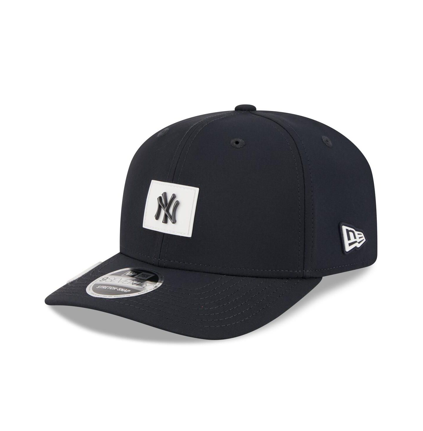 Мужская кепка New Era Navy New York Yankees 2026 Clubhouse 9SEVENTY Adjustable Hat — фото 1
