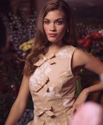 Women's Sleeveless Pleated Hem Bow Detail Crew Neck Vest