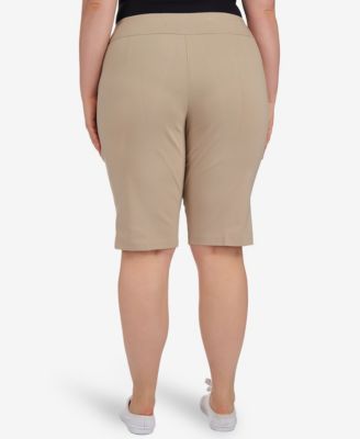 Plus Size Solid Color Tech Stretch Skimmer Shorts