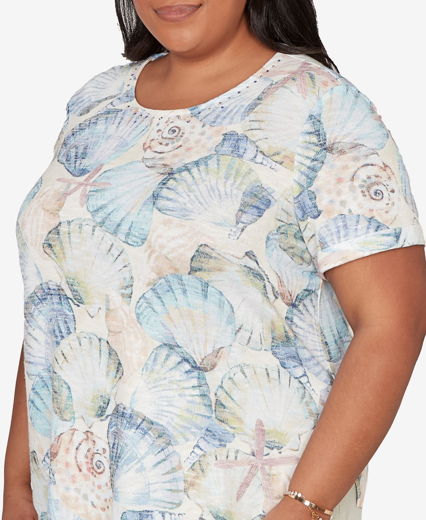 Женская футболка Alfred Dunner Plus Size Vintage Charm Seashells Embellished Solid, цвет: Пастельный — фото 5