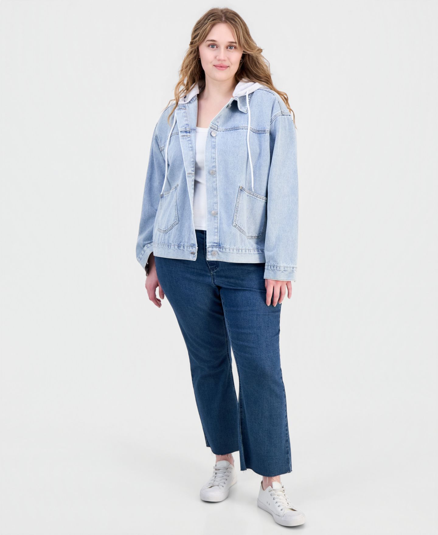 Женская куртка Madden Girl Trendy Plus Size Hooded Denim Jacket, цвет: Светлая варка — фото 2