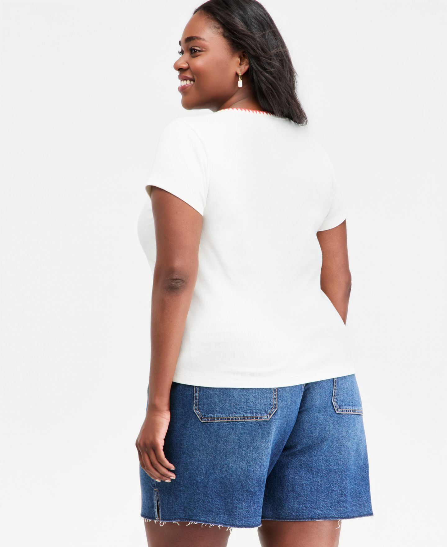 Женская футболка On 34th Plus Short-Sleeve Vacay Graphic, цвет: Зимняя слоновая кость — фото 2
