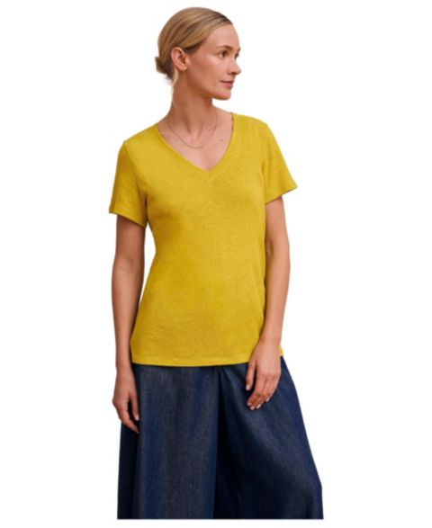 Женская футболка Celtic & Co. Relaxed V-Neck Linen Blend, цвет: Золотой оливковый
