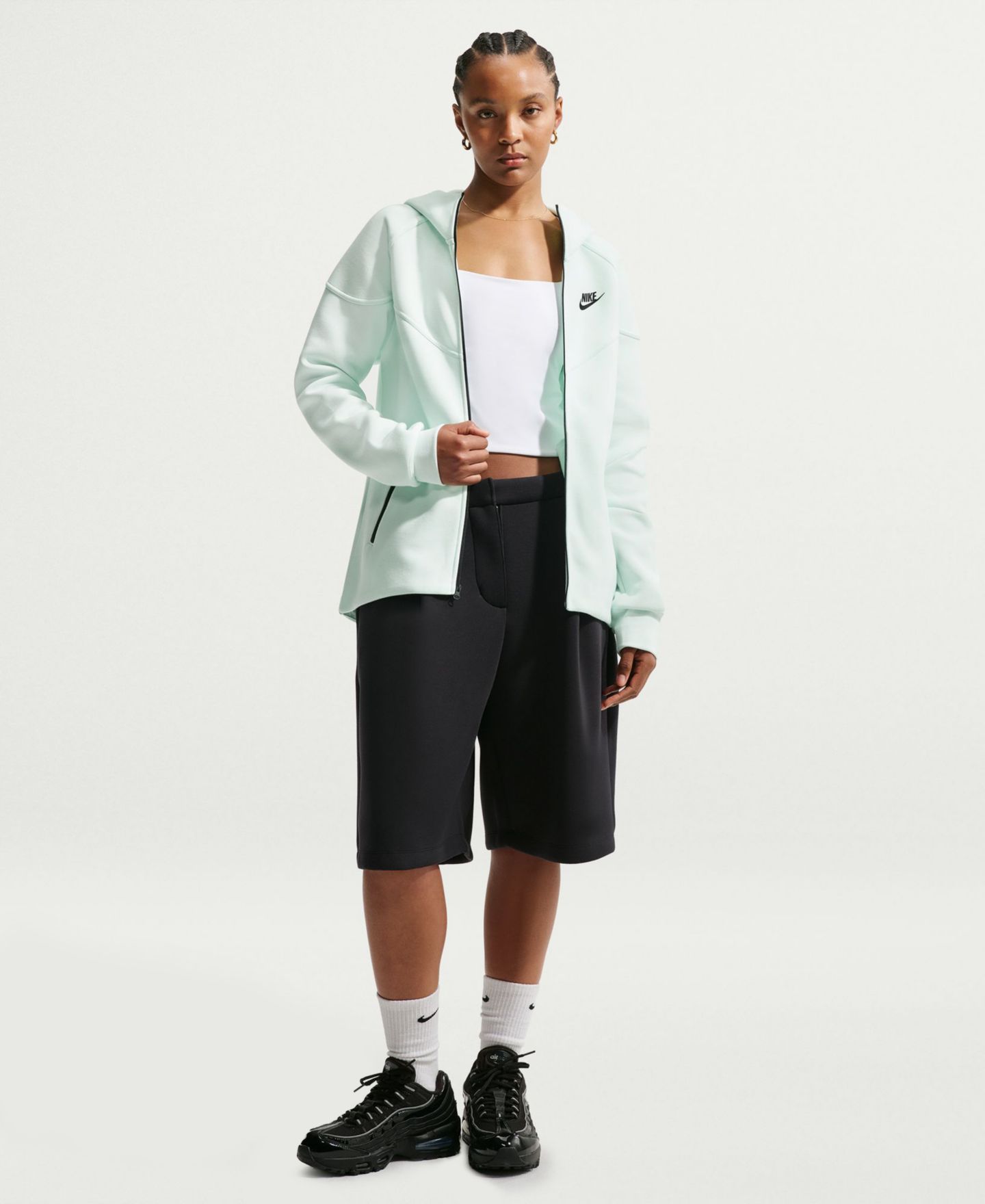Женское худи Nike Sportswear Tech Fleece Windrunner Full-Zip, цвет: Зелёный — фото 1