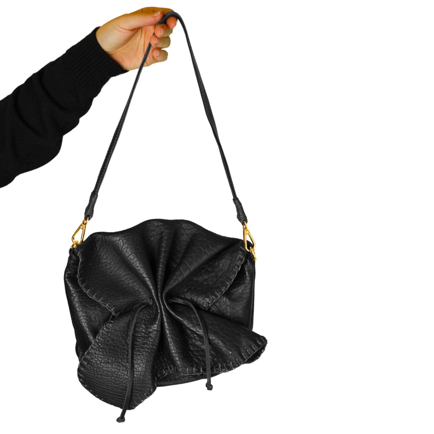 Женская сумка Carlos Falchi Medium Butterfly Lambskin, цвет: Чёрный — фото 8