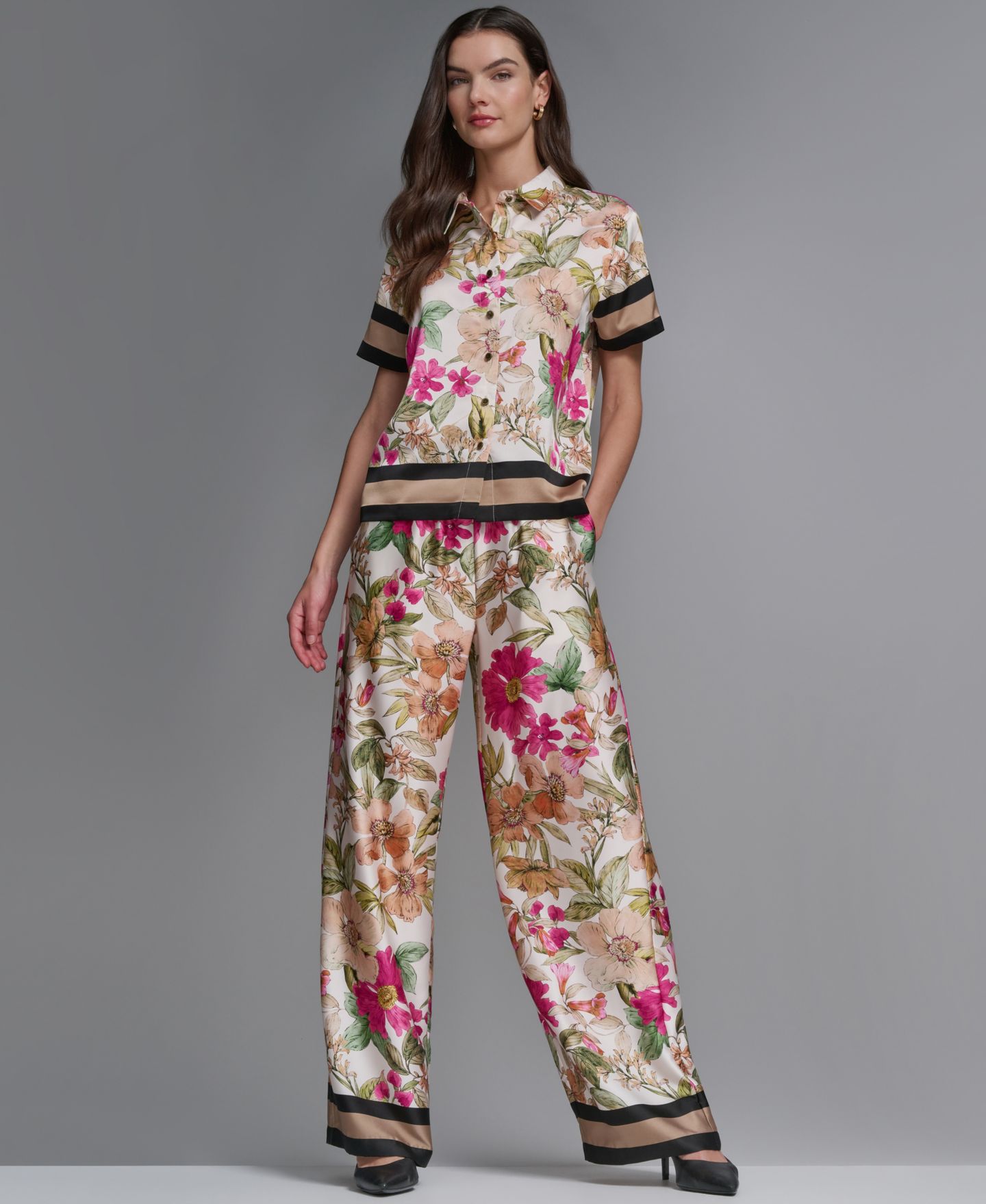 Женская рубашка KARL LAGERFELD PARIS Short-Sleeve Printed Camp, цвет: Бисквитный / Пудровый комбинированный — фото 3