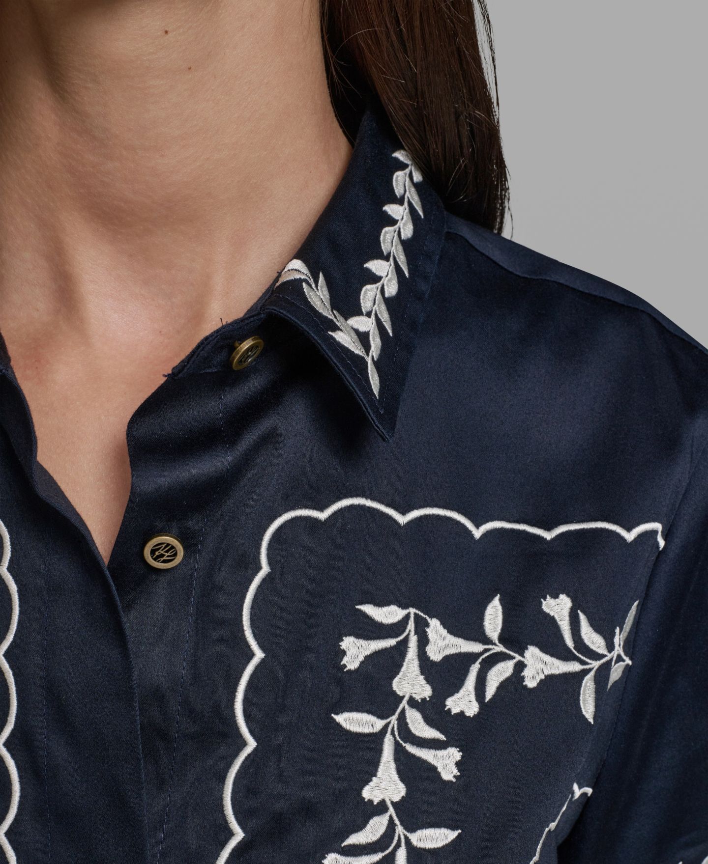 Женская рубашка KARL LAGERFELD PARIS Short-Sleeve Embroidery, цвет: Тёмно-синий — фото 4