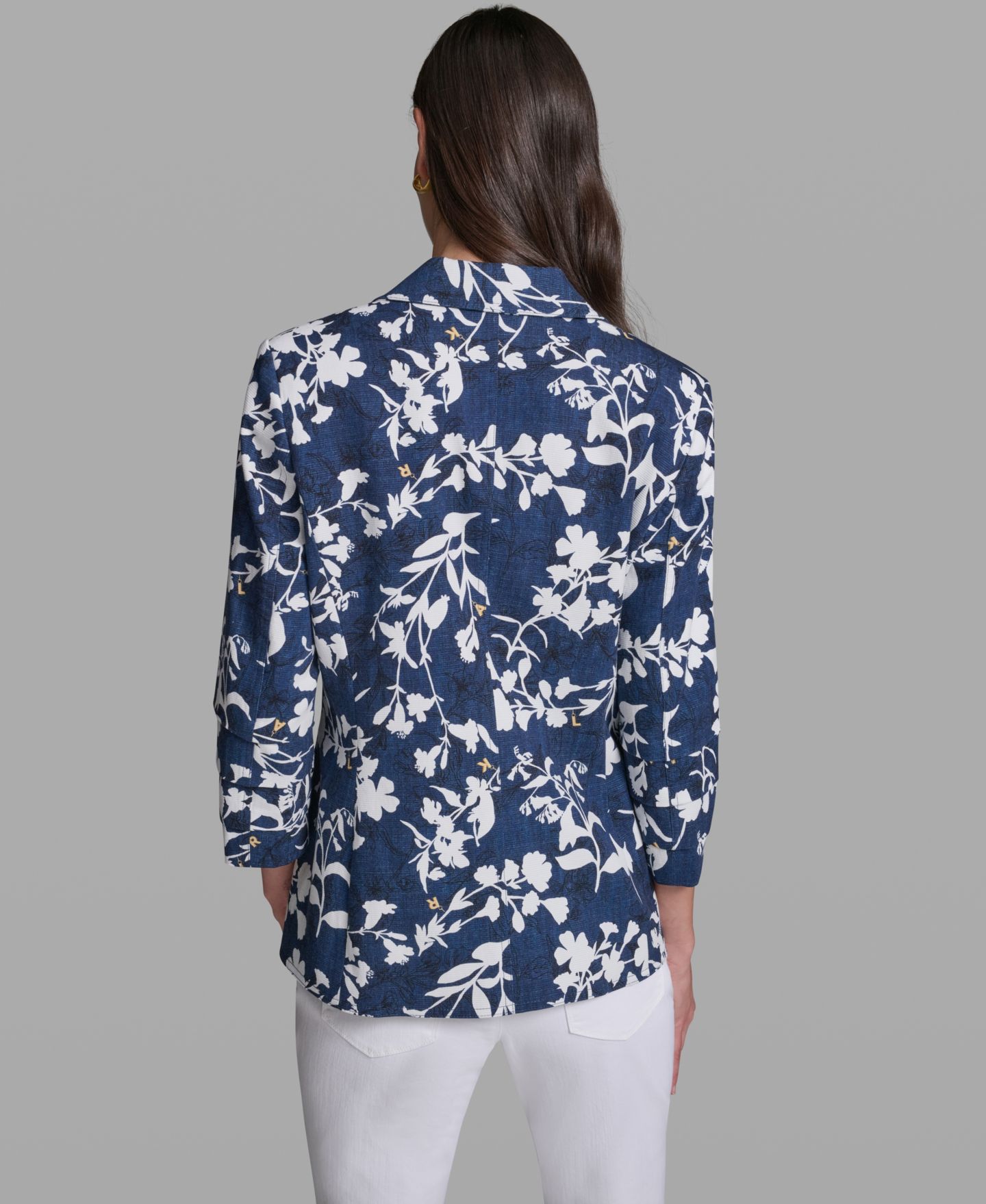 Женский пиджак KARL LAGERFELD PARIS Contrasting Floral Print Burnout Collared Blazer, цвет: Тёмно-синий / Белый — фото 5