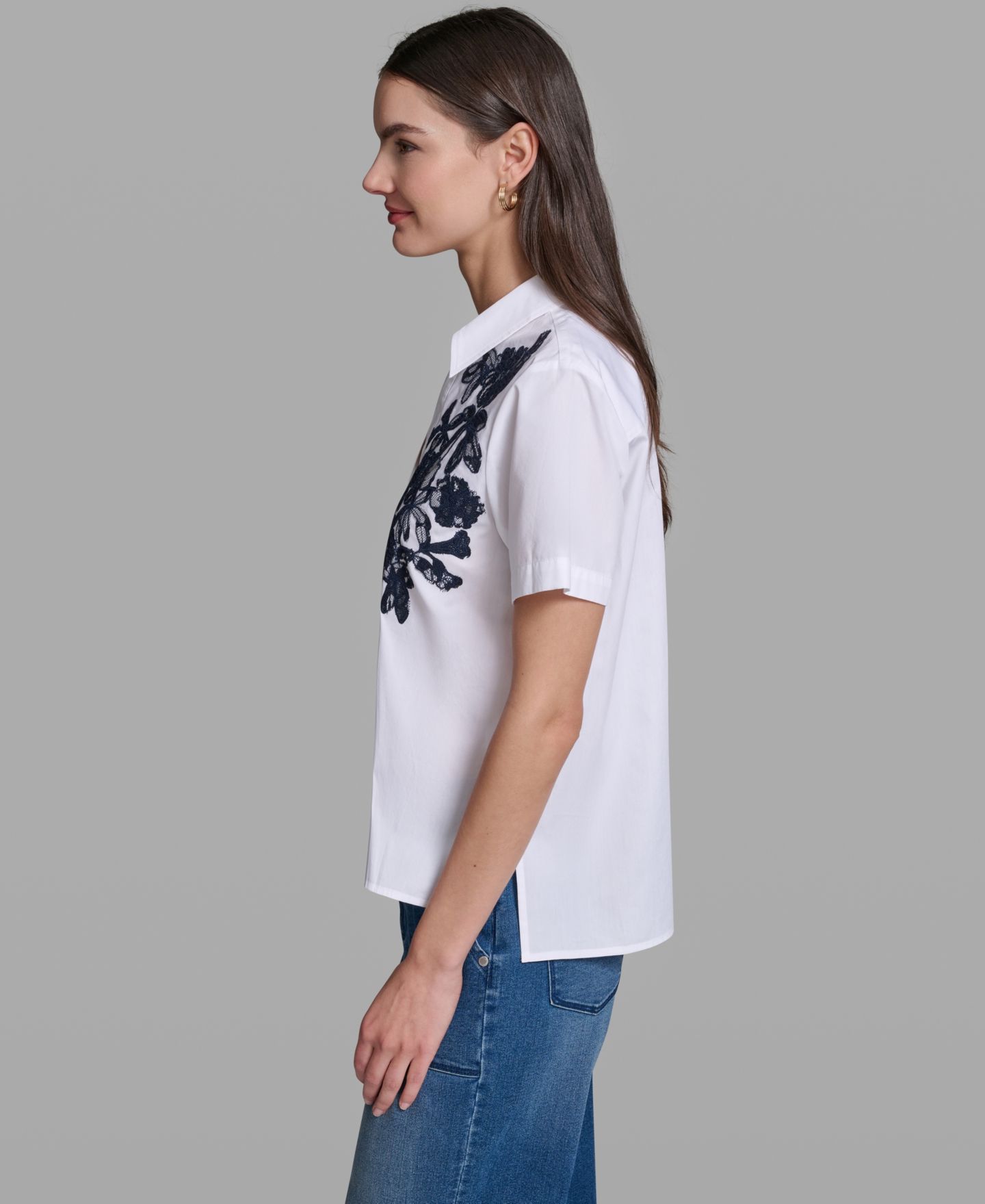 Женская блузка KARL LAGERFELD PARIS Petite Oversized Floral Short-Sleeve Blouse, цвет: Белый — фото 4