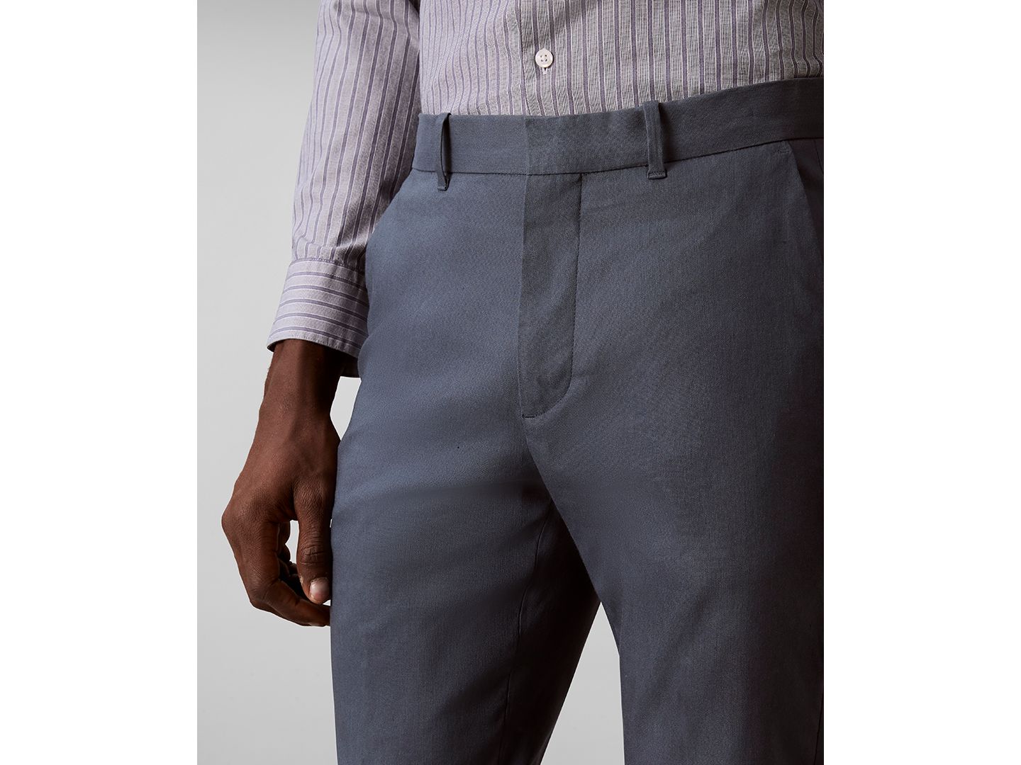 Мужские брюки Calvin Klein Linen Blend Slim-Fit, цвет: Тёмный сланцевый — фото 4