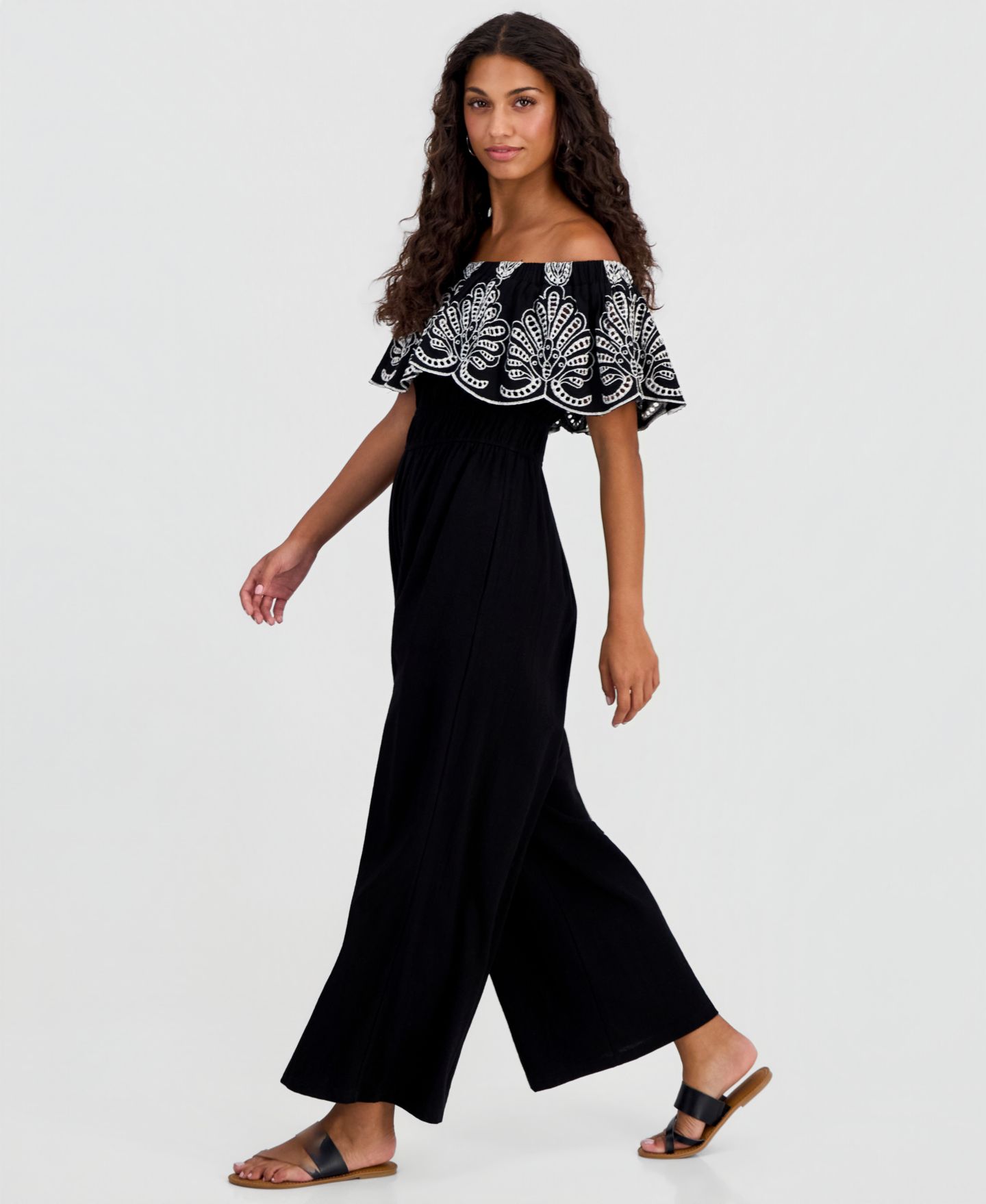 Женский комбинезон And Now This Petite Embroidered Off-The-Shoulder Jumpsuit, цвет: Чёрный — фото 2